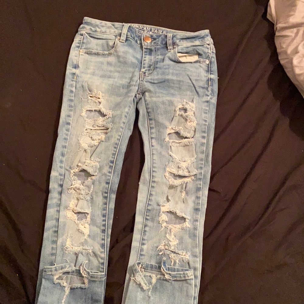 American Eagle ripped jeans. No tag, fits like a 2